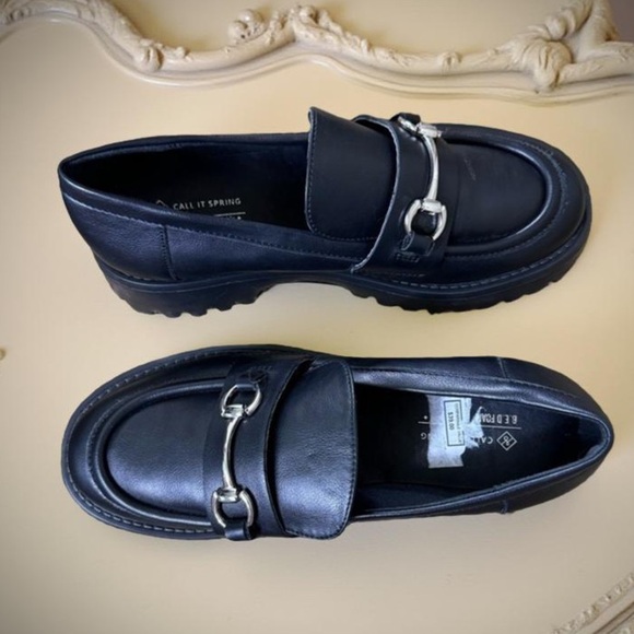 EUC Call It Spring black CLUELESS horse bit preppy Loafers Size 7.5 excellent❤️ - Picture 2 of 6